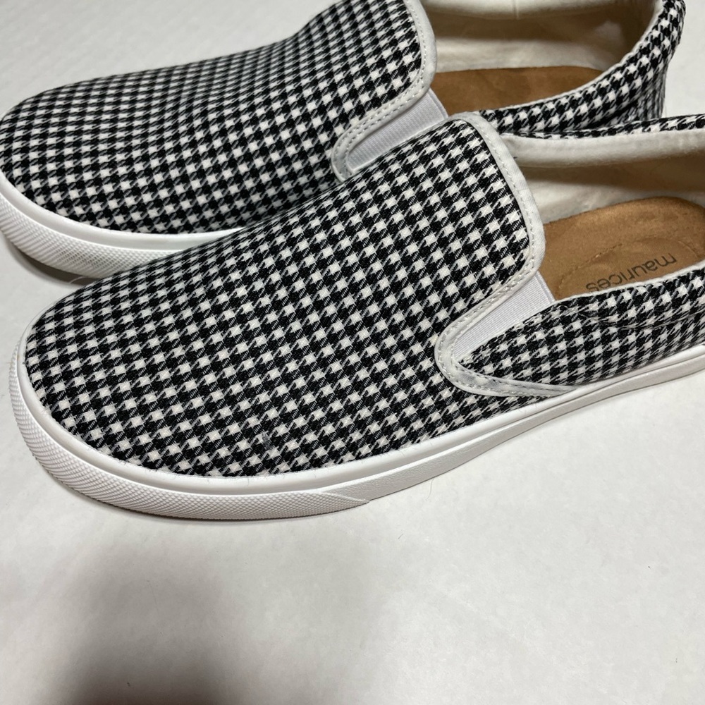 Maurice’s slip on women’s size 10 - Picture 2 of 8